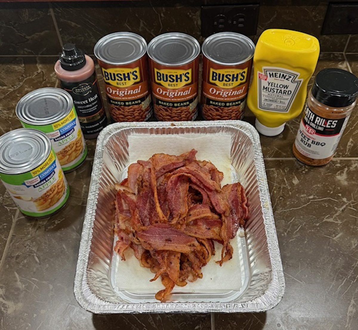 Ingredients for apple pie baked beans.