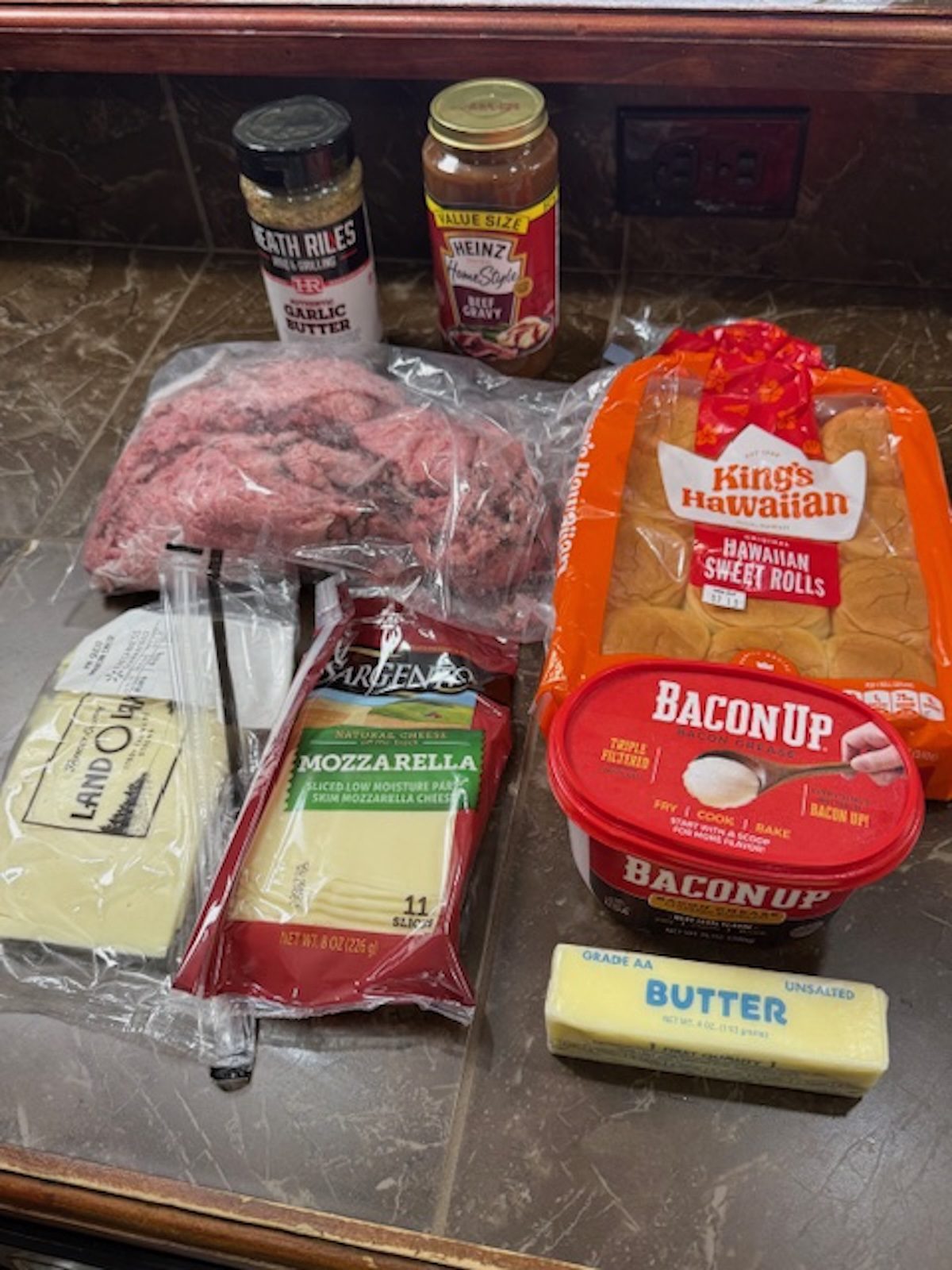 Ingredients for beef and gravy sliders.