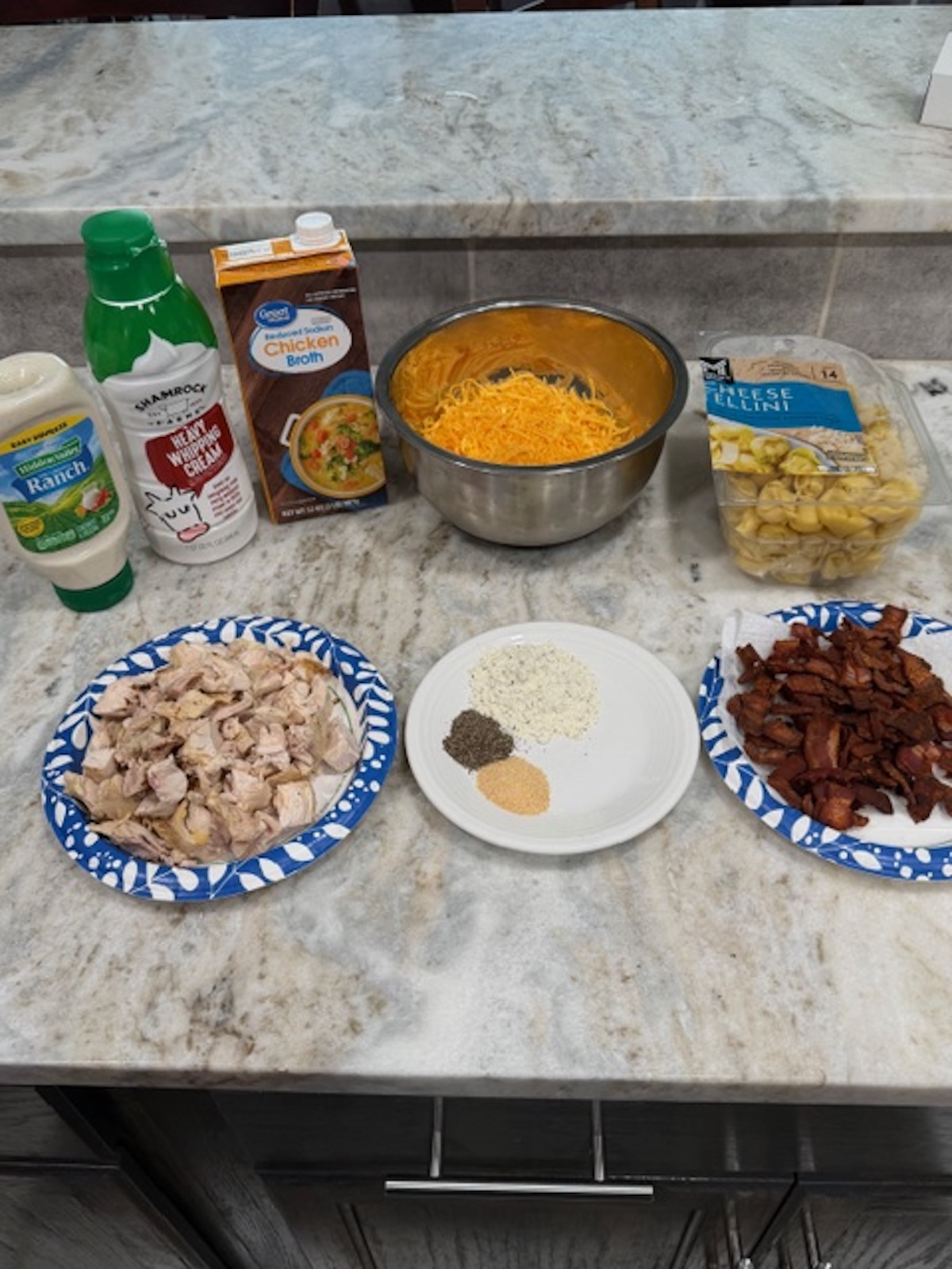 Ingredients for chicken bacon ranch tortellini.